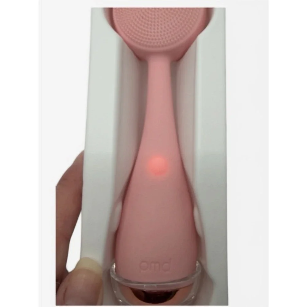 PMD Clean Smart Facial Cleansing Massage Device Silicone Blush New In Box Works